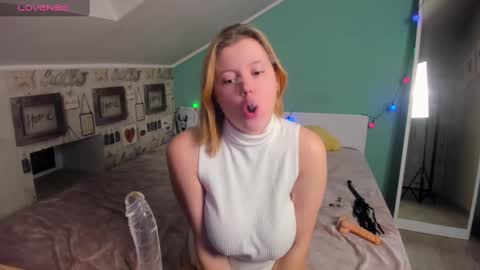 Lilly Depp online show from December 19, 2024, 9:28 pm