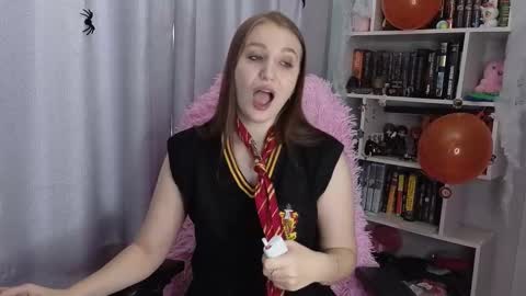 LillyFan X online show from November 2, 2025, 4:59 am