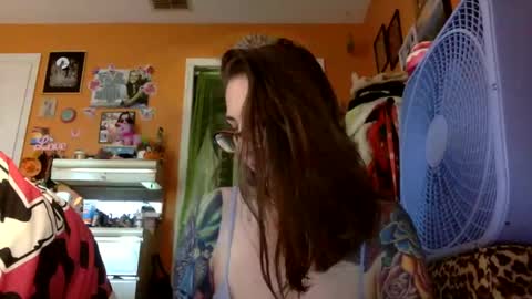 Snapshot of lillylushabae chatting on September 14, 2025, 10:31 pm hi guys im back on here 3 online show from September 14, 2025, 10:31 pm
