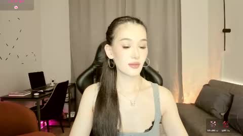 Snapshot of lillymighty chatting on July 1, 2026, 5:34 pm Lilly online show from July 1, 2026, 5:34 pm