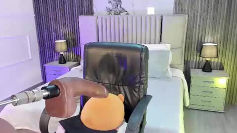 Snapshot of lillyortiz_ chatting on July 28, 2026, 7:26 pm Lilly Ortiz online show from July 28, 2026, 7:26 pm