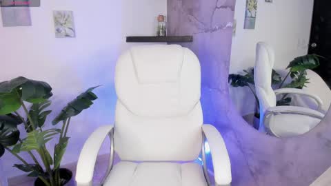  Lilo  online show from April 14, 2026, 8:48 pm