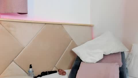 Lilou  online show from January 12, 2025, 3:39 am