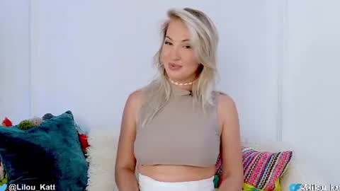 Snapshot of liloukatt chatting on July 15, 2026, 12:43 pm Lilou online show from July 15, 2026, 12:43 pm