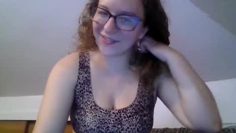 LilPies  online show from September 23, 2025, 2:42 pm