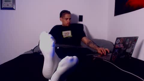 Snapshot of lilray99 chatting on October 25, 2025, 4:42 am ONLYFANS online show from October 25, 2025, 4:42 am