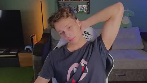 lilteddyboy online show from November 14, 2025, 5:22 pm