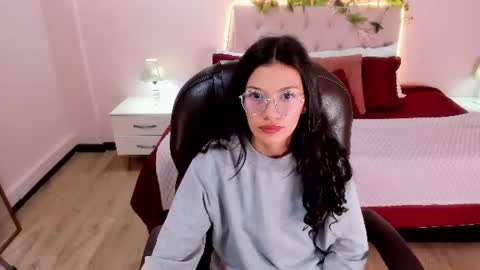 Snapshot of lily_bloom__ chatting on July 22, 2026, 12:52 pm lily_bloom__ online show from July 22, 2026, 12:52 pm