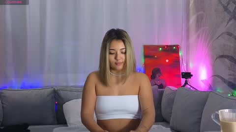 Snapshot of lily_foster_ chatting on December 15, 2024, 2:16 pm Lily online show from December 15, 2024, 2:16 pm