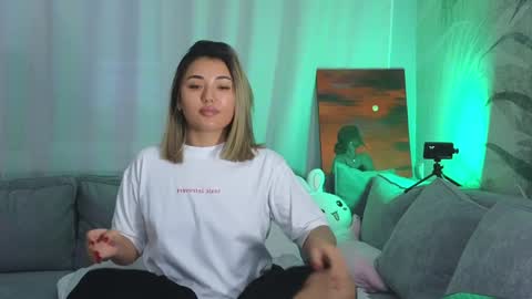 Snapshot of lily_foster_ chatting on January 19, 2025, 5:05 am Lily online show from January 19, 2025, 5:05 am