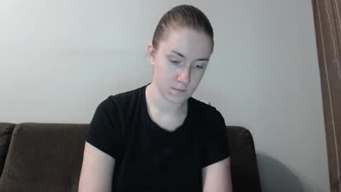 Snapshot of lily_love_x chatting on February 8, 2025, 6:01 am lily_love_x online show from February 8, 2025, 6:01 am