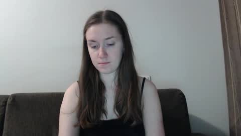Snapshot of lily_love_x chatting on February 20, 2025, 12:19 am lily_love_x online show from February 20, 2025, 12:19 am