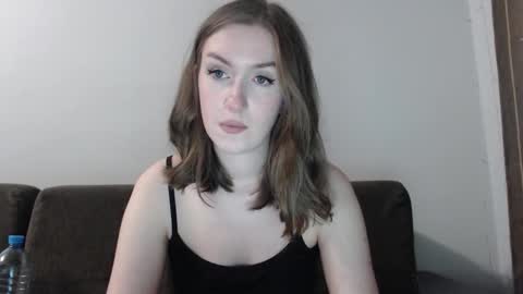 Snapshot of lily_love_x chatting on September 15, 2025, 9:48 pm lily_love_x online show from September 15, 2025, 9:48 pm