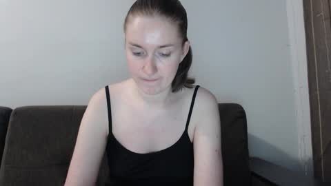 Snapshot of lily_love_x chatting on October 12, 2025, 10:20 pm lily_love_x online show from October 12, 2025, 10:20 pm