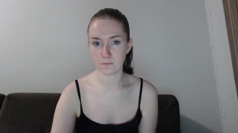 Snapshot of lily_love_x chatting on October 14, 2025, 10:43 pm lily_love_x online show from October 14, 2025, 10:43 pm