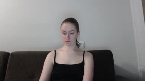 Snapshot of lily_love_x chatting on October 18, 2025, 10:43 pm lily_love_x online show from October 18, 2025, 10:43 pm