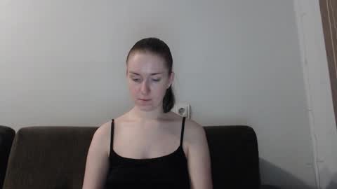 Snapshot of lily_love_x chatting on October 21, 2025, 12:44 am lily_love_x online show from October 21, 2025, 12:44 am