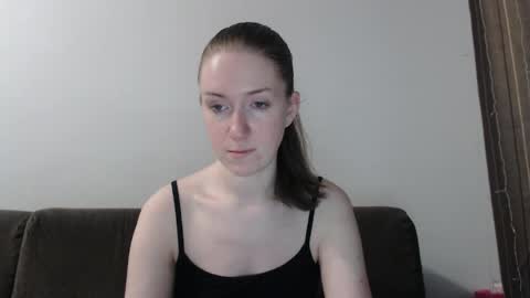 lily_love_x online show from April 3, 2026, 10:41 pm