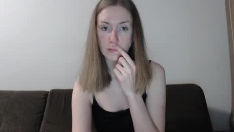 Snapshot of lily_love_x chatting on July 9, 2026, 1:09 am lily_love_x online show from July 9, 2026, 1:09 am