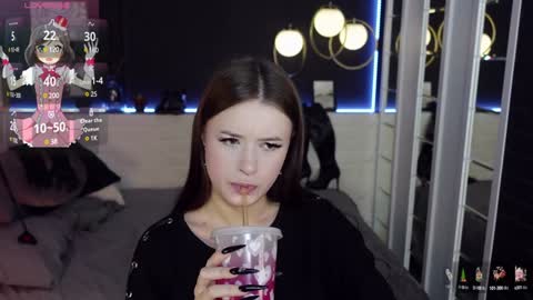 Snapshot of lily_moonlight chatting on December 27, 2024, 2:22 pm Lily online show from December 27, 2024, 2:22 pm