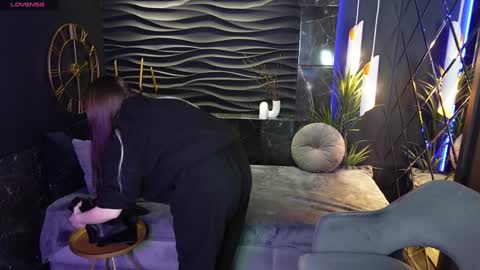 Snapshot of lily_moonlight chatting on February 1, 2025, 6:54 am Lily online show from February 1, 2025, 6:54 am