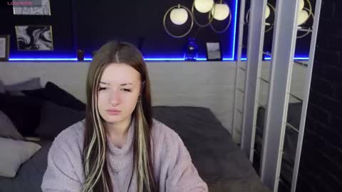 Snapshot of lily_moonlight chatting on February 27, 2025, 8:06 am Lily online show from February 27, 2025, 8:06 am