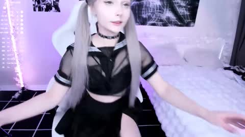 Lily online show from February 26, 2026, 7:57 pm