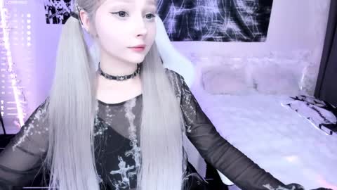 Lily online show from April 6, 2026, 4:46 am