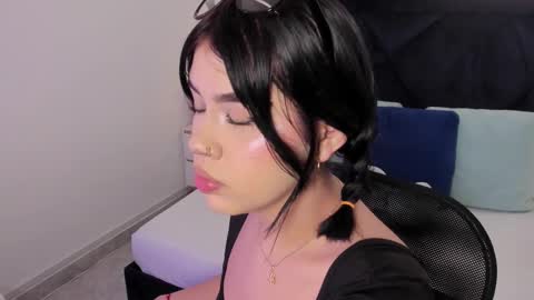 LilyWoodz online show from March 17, 2026, 7:17 pm