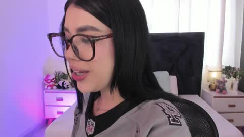 Snapshot of lily_woodz chatting on June 2, 2026, 7:05 pm LilyWoodz online show from June 2, 2026, 7:05 pm