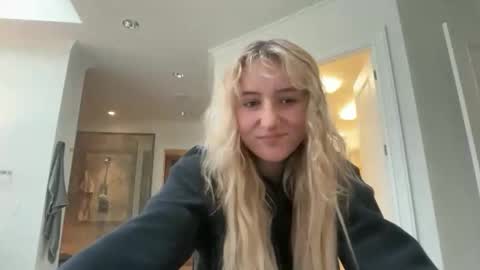 Snapshot of lilybrown07 chatting on February 20, 2026, 7:58 pm lilybrown07 online show from February 20, 2026, 7:58 pm