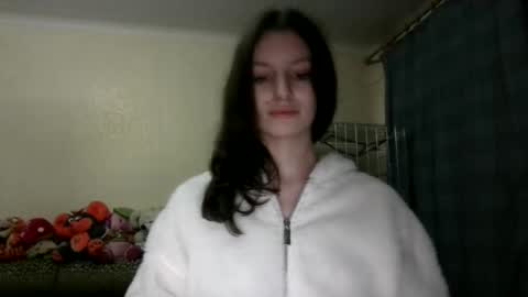lilycandy_ online show from December 4, 2024, 5:00 pm
