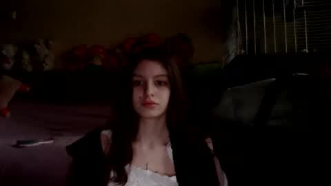 lilycandy_ online show from February 5, 2025, 12:17 pm