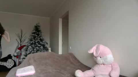 lilycandy_ online show from November 17, 2025, 8:53 am