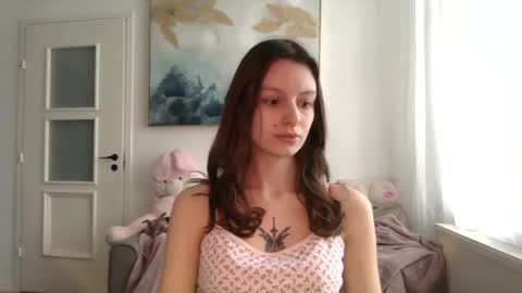 lilycandy_ online show from February 9, 2026, 10:41 am
