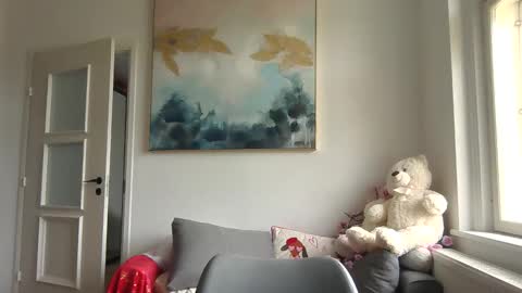 lilycandy_ online show from May 28, 2026, 9:39 am