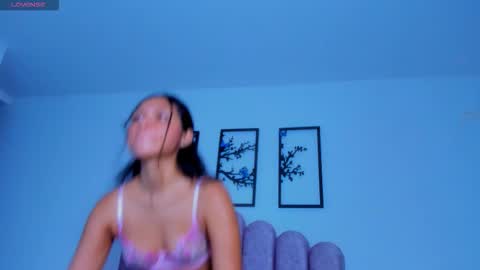 Lily online show from October 1, 2025, 4:07 am