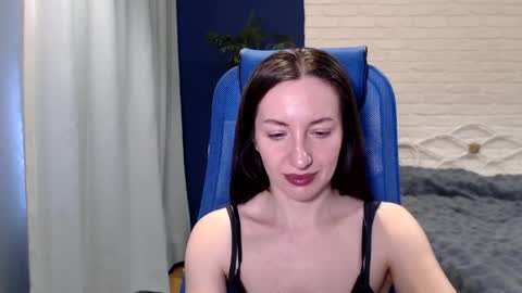 Lily online show from April 10, 2026, 6:29 am