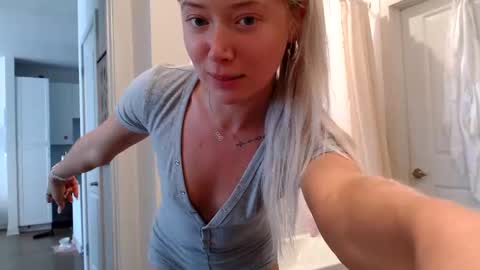 Lily Monroe online show from October 12, 2025, 7:02 pm