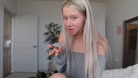 Lily Monroe online show from January 9, 2026, 8:10 pm