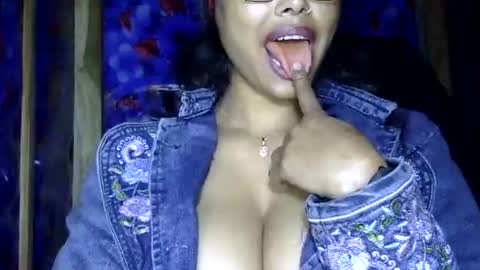 limaakter246618 online show from February 15, 2026, 9:55 pm