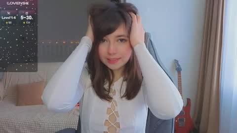 Lina online show from April 10, 2026, 4:17 am
