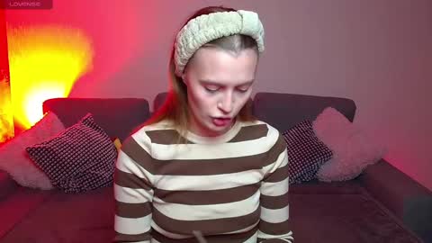 Snapshot of lina_bush chatting on December 13, 2024, 5:10 pm lina_bush online show from December 13, 2024, 5:10 pm