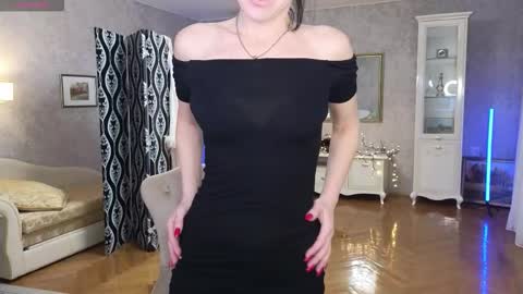 lina_flore online show from February 11, 2026, 8:25 pm