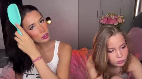 Snapshot of lina_kriss chatting on February 6, 2026, 3:44 am Kriss and Lina online show from February 6, 2026, 3:44 am