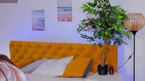 lina_massey online show from April 13, 2026, 1:11 am