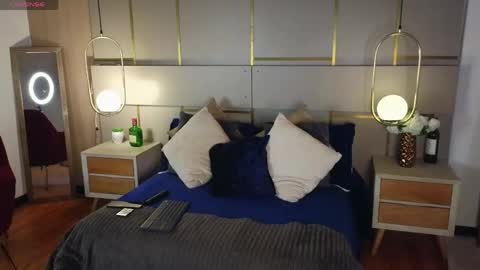 Lina online show from April 21, 2026, 7:06 pm