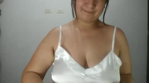 Snapshot of lina_playful chatting on February 11, 2026, 4:17 am iiisabella online show from February 11, 2026, 4:17 am