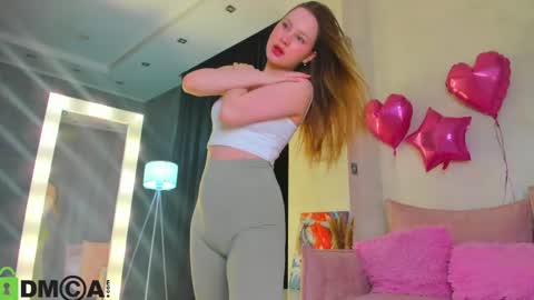 Lina online show from May 24, 2026, 1:10 am