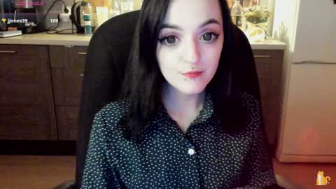 Snapshot of lina_tyaan chatting on December 31, 2024, 6:57 pm Lina 3 1715622743 online show from December 31, 2024, 6:57 pm